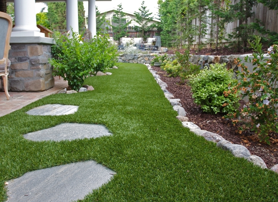 garden setting with artificial turf